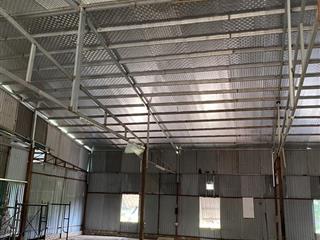 cho thuê kho tại Hoàng Quốc Việt, Cầu Giấy , Hà Nội, diện tích 300m xe 12 tấn đỗ cửa