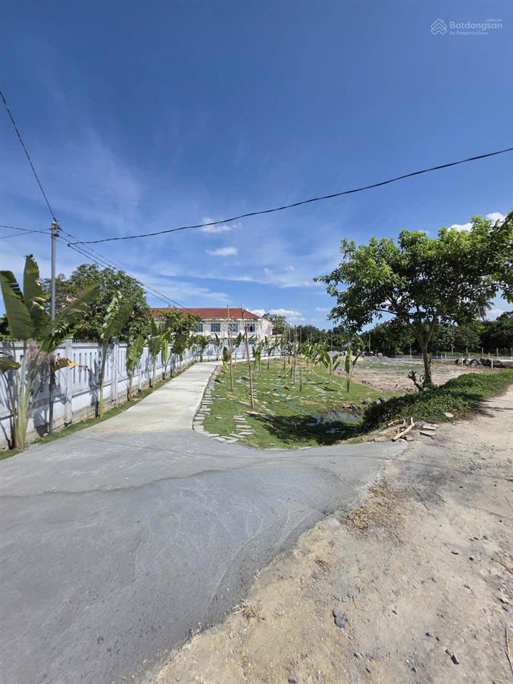 Bán nhanh lô đất view sông cam hoà, 100% thổ cư, hai mặt tiền đường trước sau.  0935 763 ***