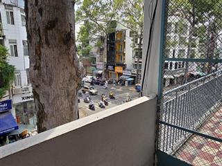 Bán chung cư trung tâm q. 5, có sổ hồng, xây dựng chắc chắn, view thoáng đẹp