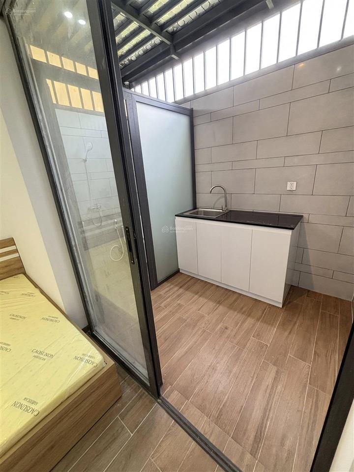 Cho thuê chdv trệt tách bếp có sân sau đường 38cl ngay citisoho cát lái 4tr4 full nội thất