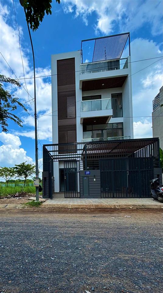 Cho thuê chdv trệt tách bếp có sân sau đường 38cl ngay citisoho cát lái 4tr4 full nội thất