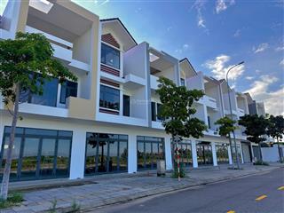 Nhà 3 tầng mới xây, vị trí đắc địa ql 1a  kinh doanh hoặc cho thuê  sổ sẵn công chứng ngay