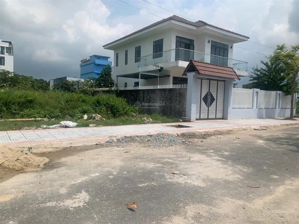 Cần bán đất 256m2 cách đường hùng vương 50 giá 8,5 tỷ.  tài 0707 004 ***