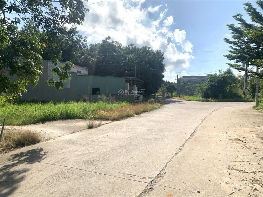 Bán lô đất đẹp gần đường quy hoạch 32m, 1350m2  282m2 tc giá 4,25 tỷ