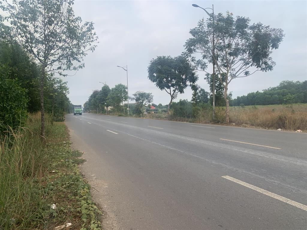 Bán 11000ha 300m2 tc mặt tiền mỹ xuân ngãi giao, giá 55tỷ.  tài 0707 004 ***
