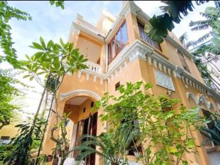 Cho thuê biệt thự pháp cổ mặt hồ tây phố từ hoa 350m2 giá 159tr/tháng