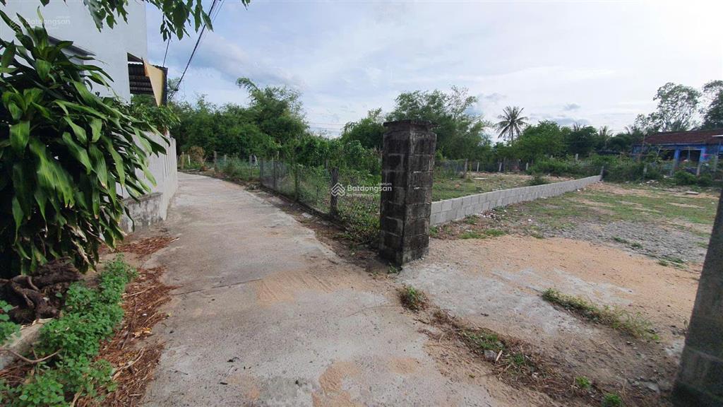 Chính chủ cần tiền nên bán rẻ nhanh mảnh đất đẹp cách biển 1,6km