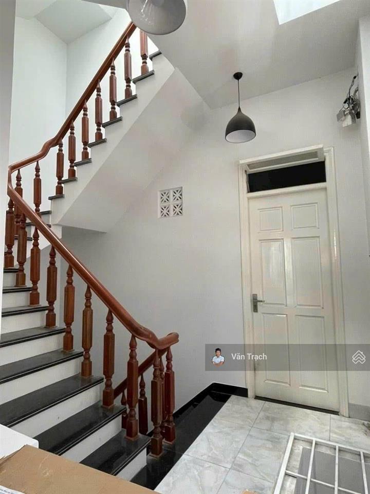 Bán nhà mặt tiền lê hồng phong gần siêu thị kinh doanh nở hậu có thang máy 170m2