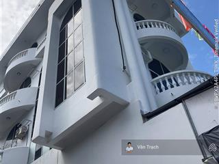 Bán nhà 2 mặt tiền đối diện công viên dã tượng phước long cách biển 500m hướng đông nam