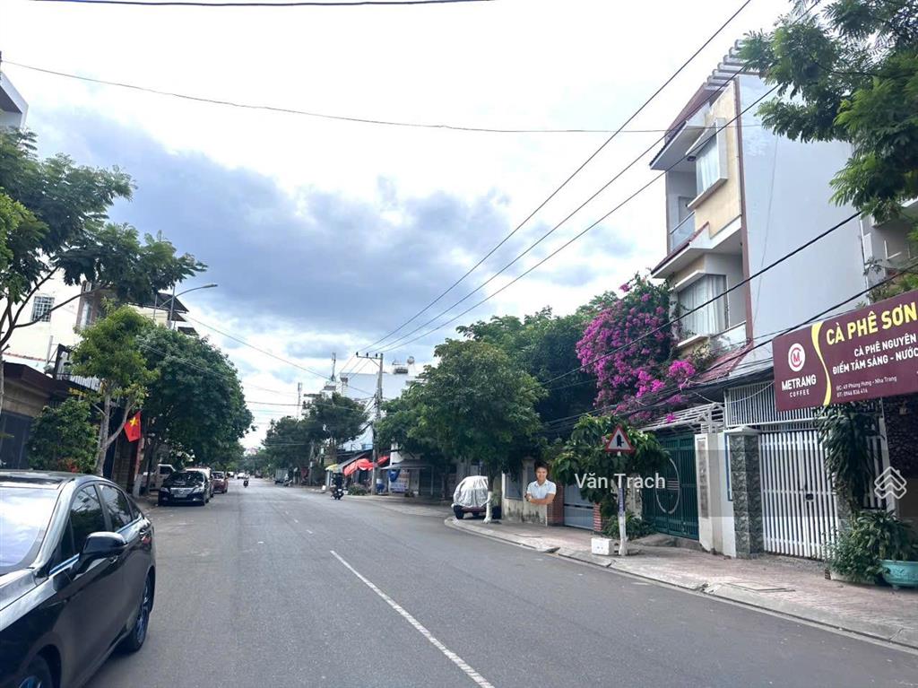 Căn góc 2 mặt tiền đường phùng hưng, phước long, nha trang hướng đông nam 187.4m2
