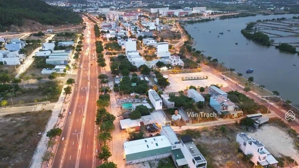 Chủ gửi bán lô mặt tiền nguyễn tất thành, hòn rớ 2, phước đồng, nha trang ngang 10m sổ riêng