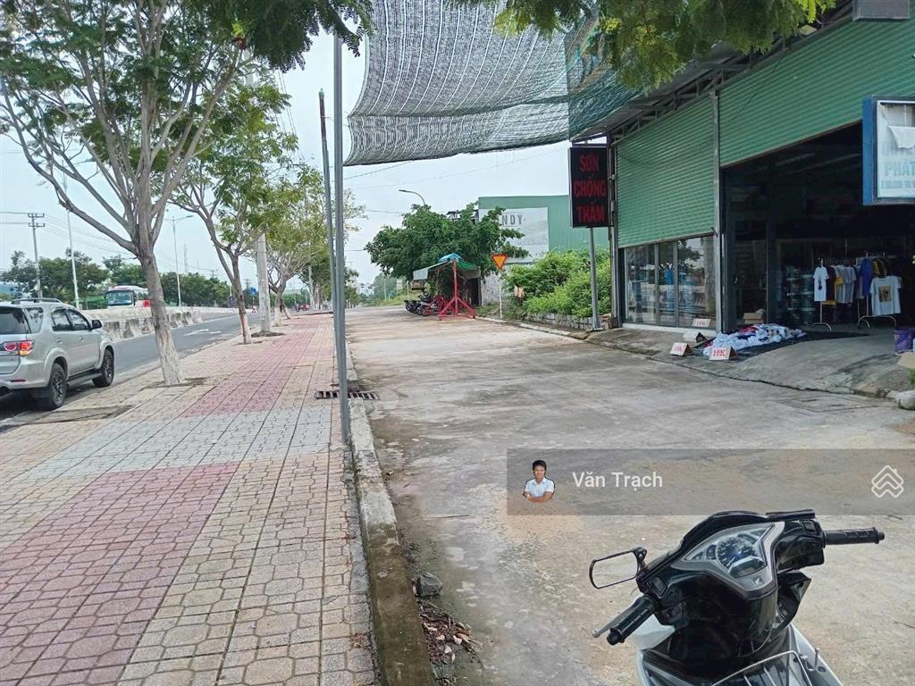 Chủ gửi bán lô mặt tiền nguyễn tất thành, hòn rớ 2, phước đồng, nha trang ngang 10m sổ riêng