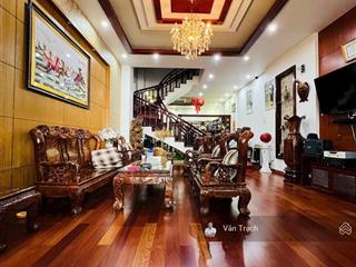 Nhà mặt tiền lê đại hành nha trang nội thất xịn hướng tây nam cách biển 1km vào ở ngay