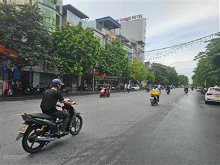 (hot) nhà mặt đường trần nguyên hãn (gần ngã 4 an dương)  190m2  mt 7,2m  3 tầng  3 mặt thoáng