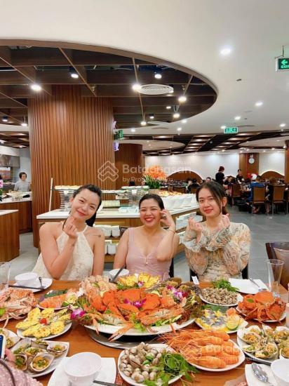 Gia đình chuyển về ecopark cần bán gấp căn 155m2 tầng 15 cc comatce tower full đồ. 0911 981 ***