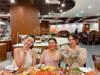 Gia đình chuyển về ecopark cần bán gấp căn 155m tầng 15 cc comatcetower full đồ.  0911 981 ***...