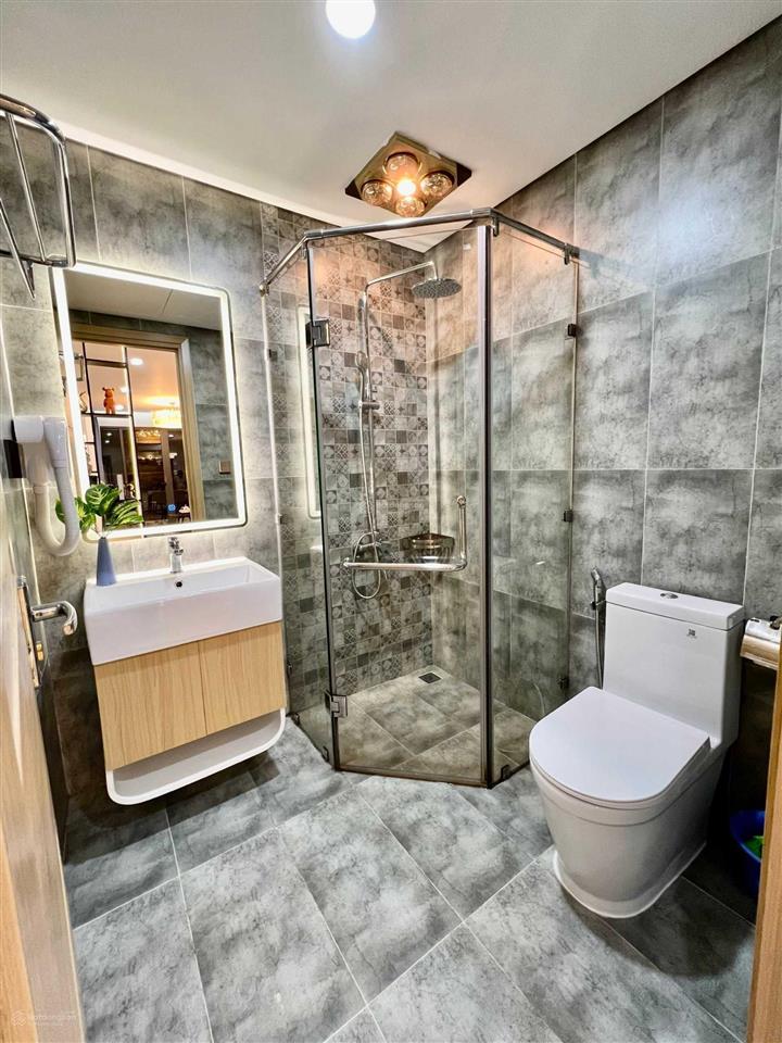 Chính chủ căn 05 view siêu thoáng thiết kế 2n tầng 15 cần bán nhanh, đồ như ảnh có thương lượng