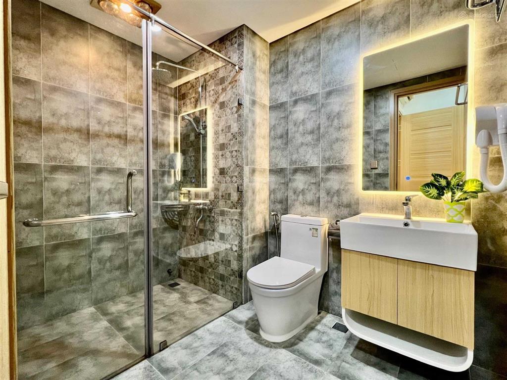 Chính chủ căn 05 view siêu thoáng thiết kế 2n tầng 15 cần bán nhanh, đồ như ảnh có thương lượng