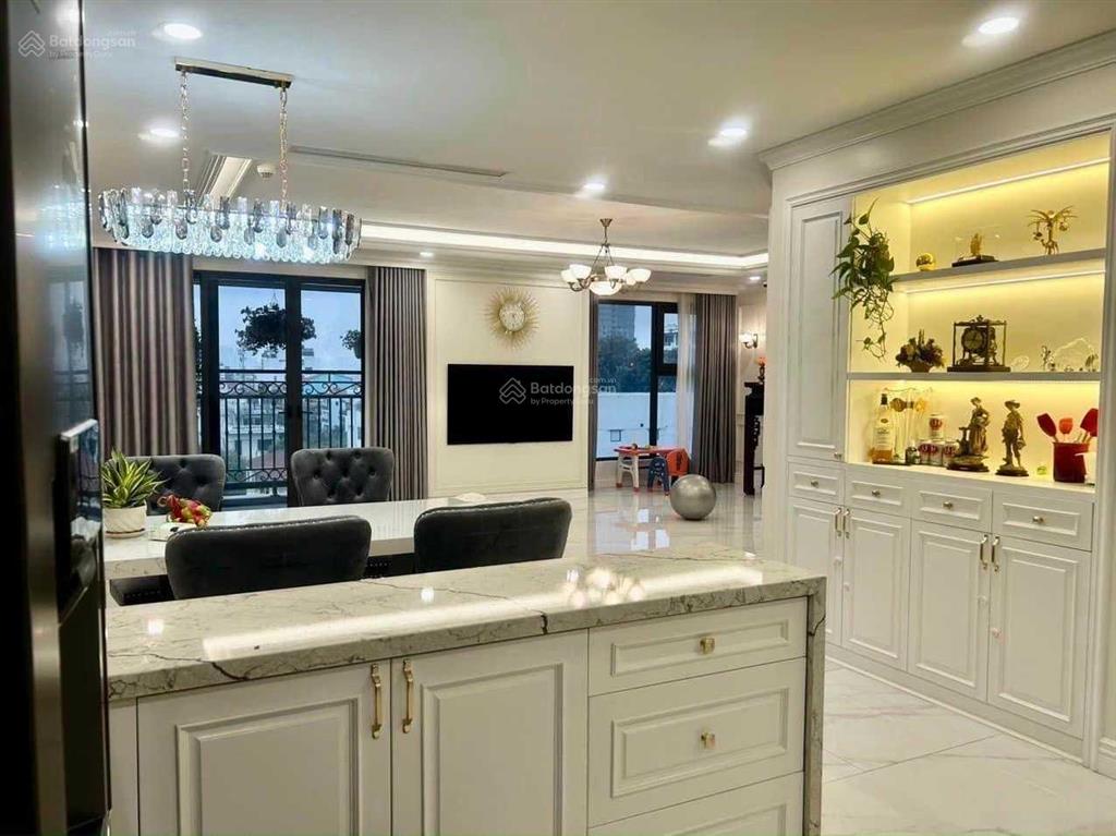 Cần bán gấp căn 2n full đồ tầng trung ban công đb 85m2 chung cư ck, giá thương lượng, đồ như ảnh