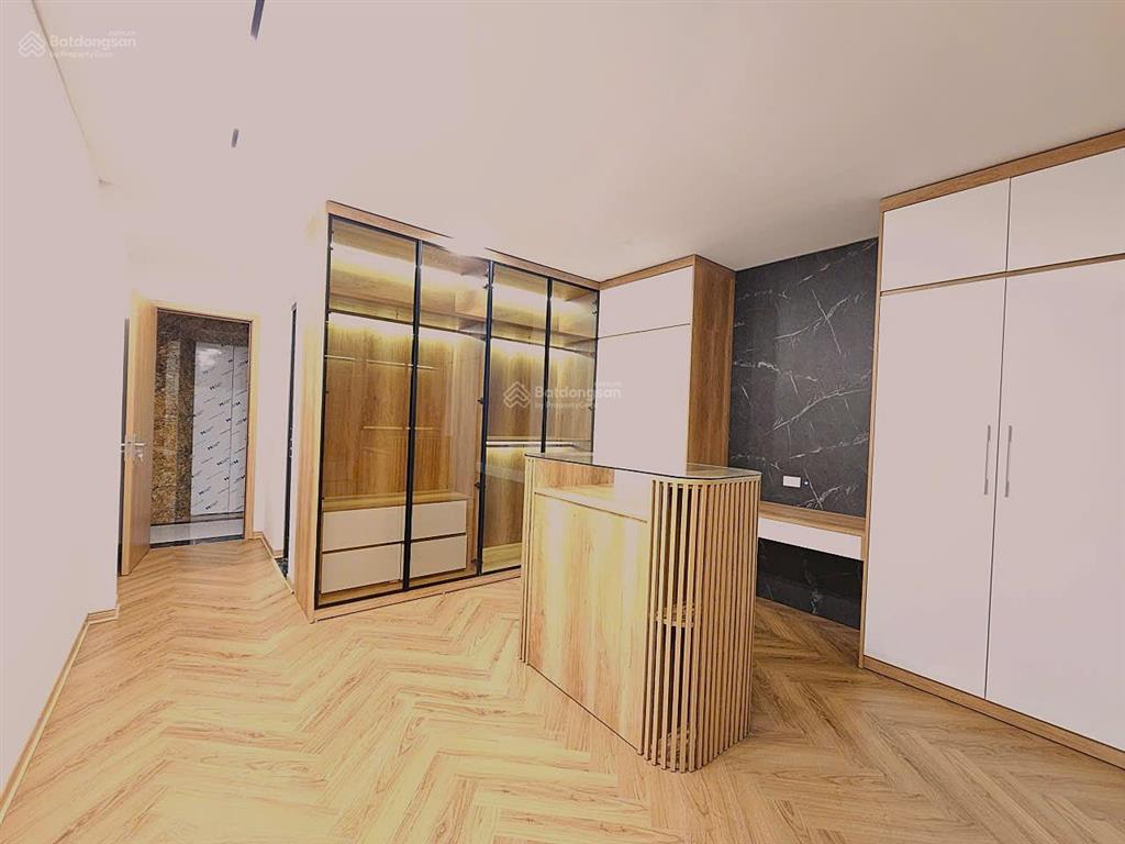 Bán nhà phân lô thạch bàn, nhà 6 tầng, dt 56m2, mt 4m, 3pn, full nội thất, có thang máy, gara ô tô