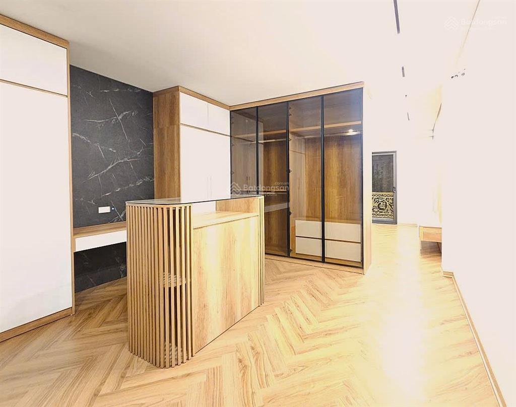 Bán nhà phân lô thạch bàn, nhà 6 tầng, dt 56m2, mt 4m, 3pn, full nội thất, có thang máy, gara ô tô