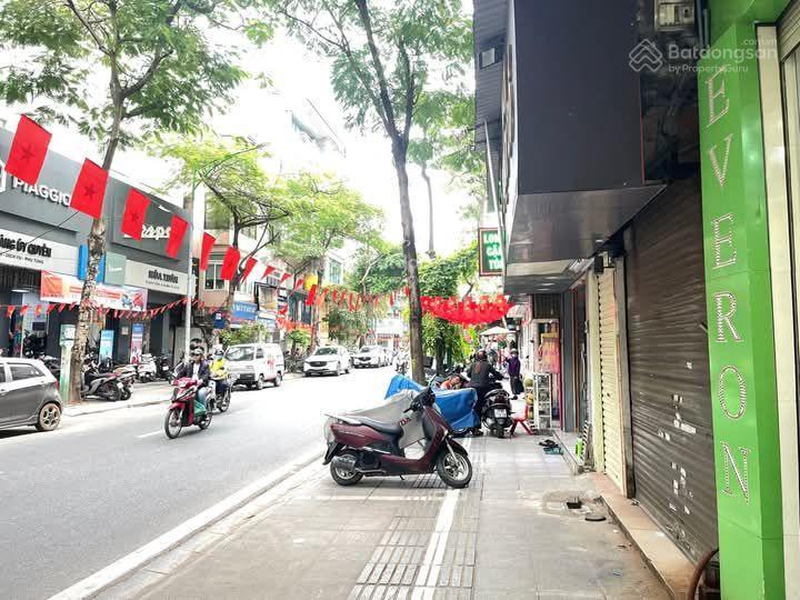 Bán nhà riêng 4.5 tầng phố quán thánh ba đình mt rộng, vừa ở vừa kinh doanh dòng tiền.