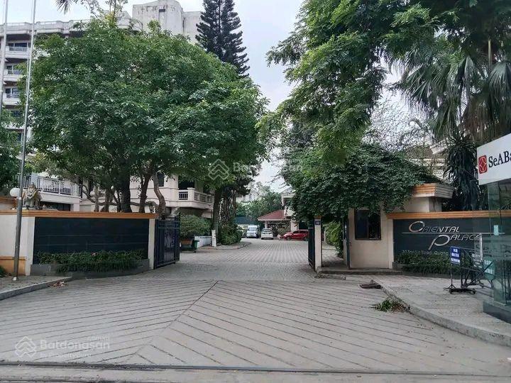 Bán nhà phố tây hồ dt42m ,7 tầng có thang máy, mt 6.42 , giá cực tốt.
nhà được xây mới từ móng.