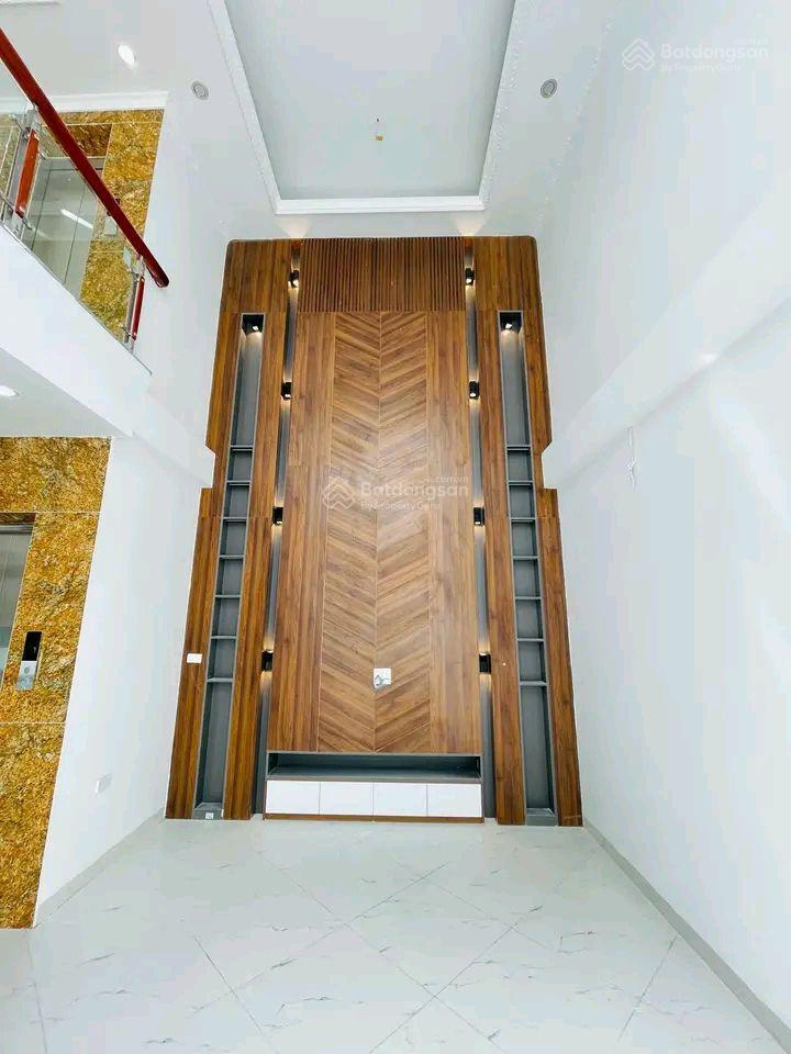 Bán nhà phố tây hồ dt42m ,7 tầng có thang máy, mt 6.42 , giá cực tốt.
nhà được xây mới từ móng.