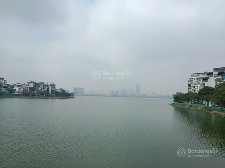 Bán gấp 2 căn nhà 7 tầng riêng biệt đều lô góc phố tô ngọc vân tây hồ hà nội. tổng dt gần 100m2