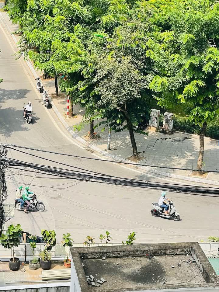 Bán gấp 2 căn nhà 7 tầng riêng biệt đều lô góc phố tô ngọc vân tây hồ hà nội. tổng dt gần 100m2