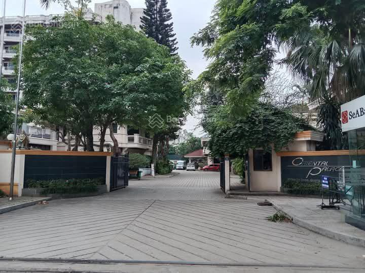 Bán gấp 2 căn nhà 7 tầng riêng biệt đều lô góc phố tô ngọc vân tây hồ hà nội. tổng dt gần 100m2
