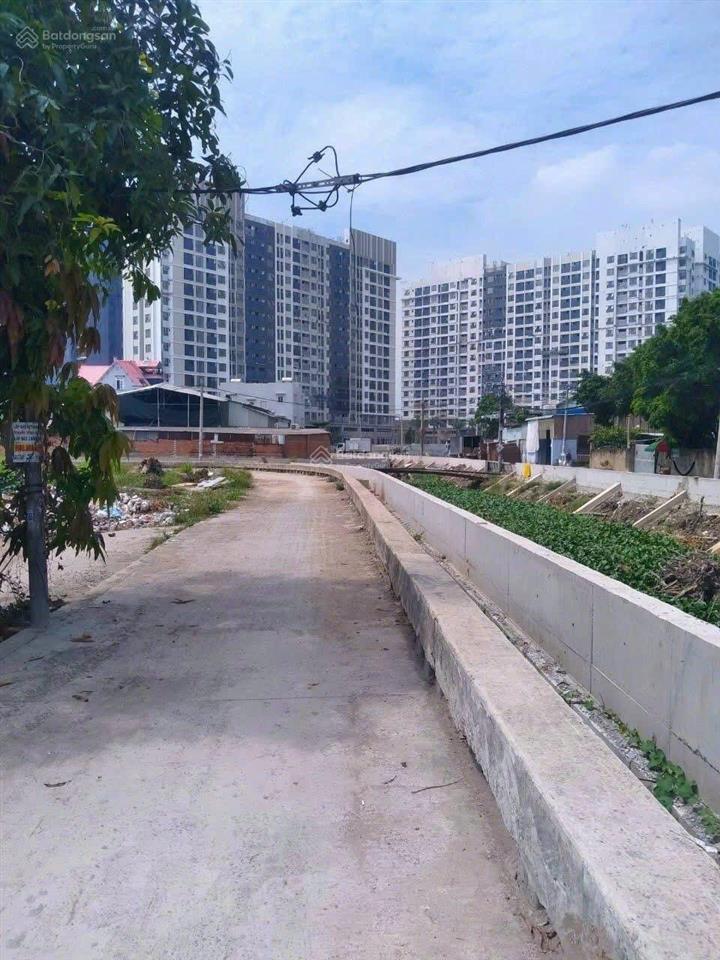 Bán nhà xưởng chính chủ cần bán gấp đường thông gần chung cư picity q12