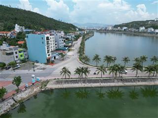 Đất mặt hồ ao cá bãi cháy. 2205m2, mặt tiền 25m.