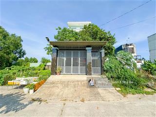 Nhà diện tích lớn nghỉ dưỡng  dt 5,87mx21,8m  đường nhựa 6m  nhà xây kiên cố  1trệt 2lầu 4pn