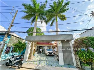 Nhà resort nghỉ dưỡng full nội thất view sông mát mẻ  dt 6mx23m  xây 1 trệt 1 lầu 3pn  gara ôtô