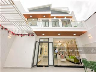 Nhà đẹp diện tích ngang 8mfull nội thấtgiáp phú mỹ hưngcó phòng dưới trệt rất tiện lợi