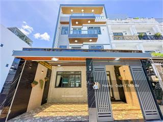 Nhà mới xây đầy đủ nội thấtdt 7,5mx15m1trệt 2lầu sân thượng 4pn 5wcgiá rẻ phù hợp gia đình đông
