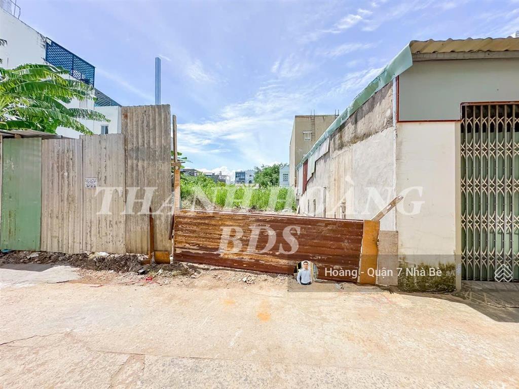 Đất hẻm xe hơi dt 4mx18m xây dựng tự do giá tốt để xây ở khu dân cư đông dân