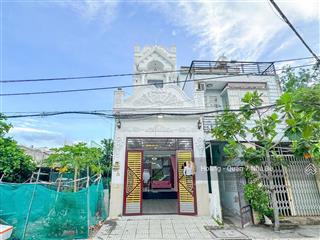 Nhà diện tích rộng4mx26mxây 1trệt 2lầu 4pnđường rộng 10mgara ô tôgần đường dẫn cao tốc bến lức