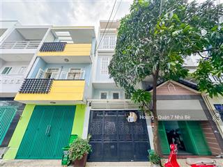 Nhà đường xe hơixe vô nhàđường 8mdt 4mx16mxây 1trệt 1lửng 2lầu sân thượngngay trần trọng cung