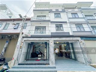 Nhà mới đẹp ngang 8 dài 10xây dựng 1trệt 2lầu sân thượng 4pnđường nhựa 6m xe hơi thông qua lại
