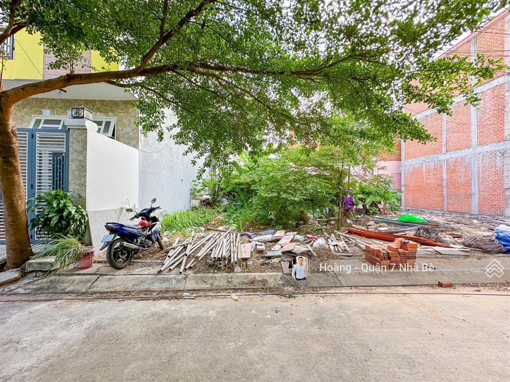 Đất đường 6mdt 5,5mx15mxây dựng tự dokhu dân trí cao yên tĩnhgiá tốt cho khách hàng lựa chọn