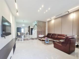 Bán nhà full nội thất xịn, view công viên và đã có sổ hồng