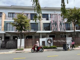 Căn liên kế 3 tầng view công viên  sổ hồng sẵn  quản lý bởi savills