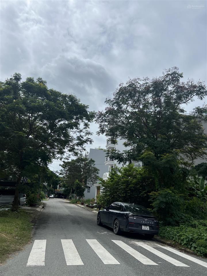 E bán lô góc view công viên sổ đỏ cách chung cư 30m kdc khang điền bình chánh