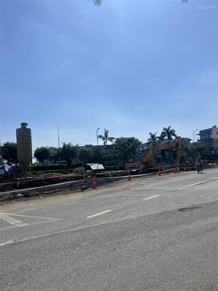 Em cập nhật nền bán nằm trên trục đường song hành kdc khang điền bình chánh