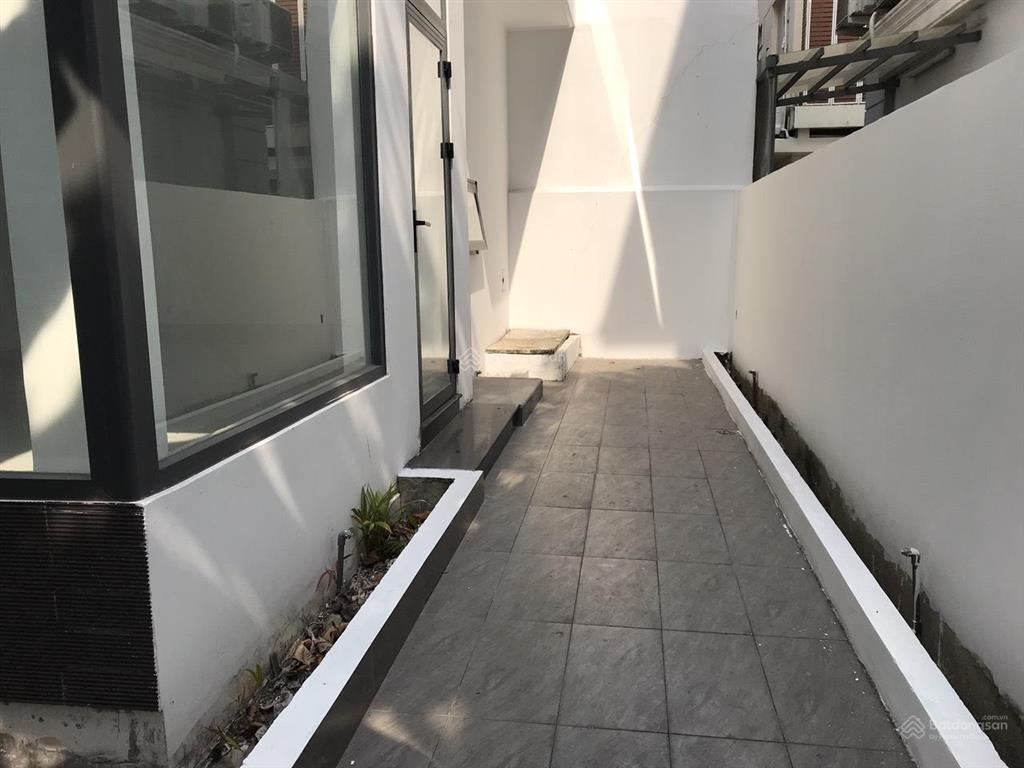 Em bán biệt thự mỹ hưng quận 7 hồ chí minh cách hồ bán nguyệt và cresent 500m