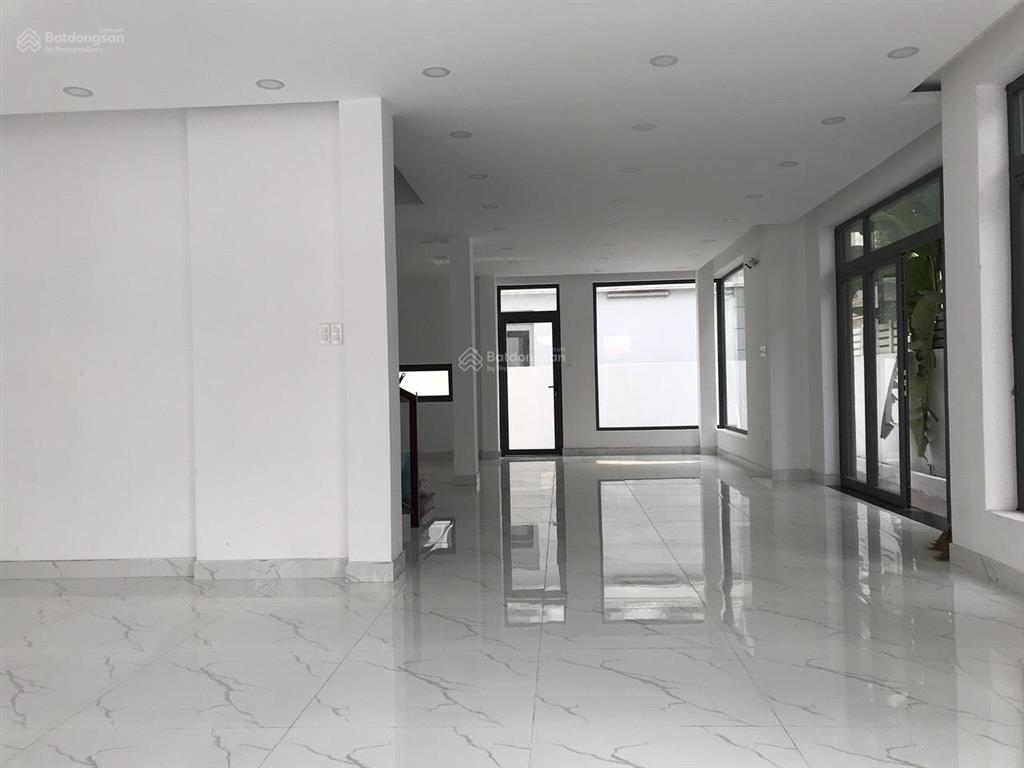 Em bán biệt thự mỹ hưng quận 7 hồ chí minh cách hồ bán nguyệt và cresent 500m