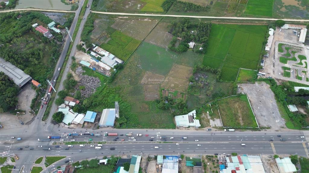 Bán 24000m2 đất mặt đường quốc lộ 51, ngay đầu đường hoàng sa