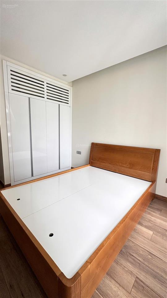 Bán căn cc 2pn chung cư 6th element tây hồ tây, căn góc hướng đông nam thoáng mát quanh năm.